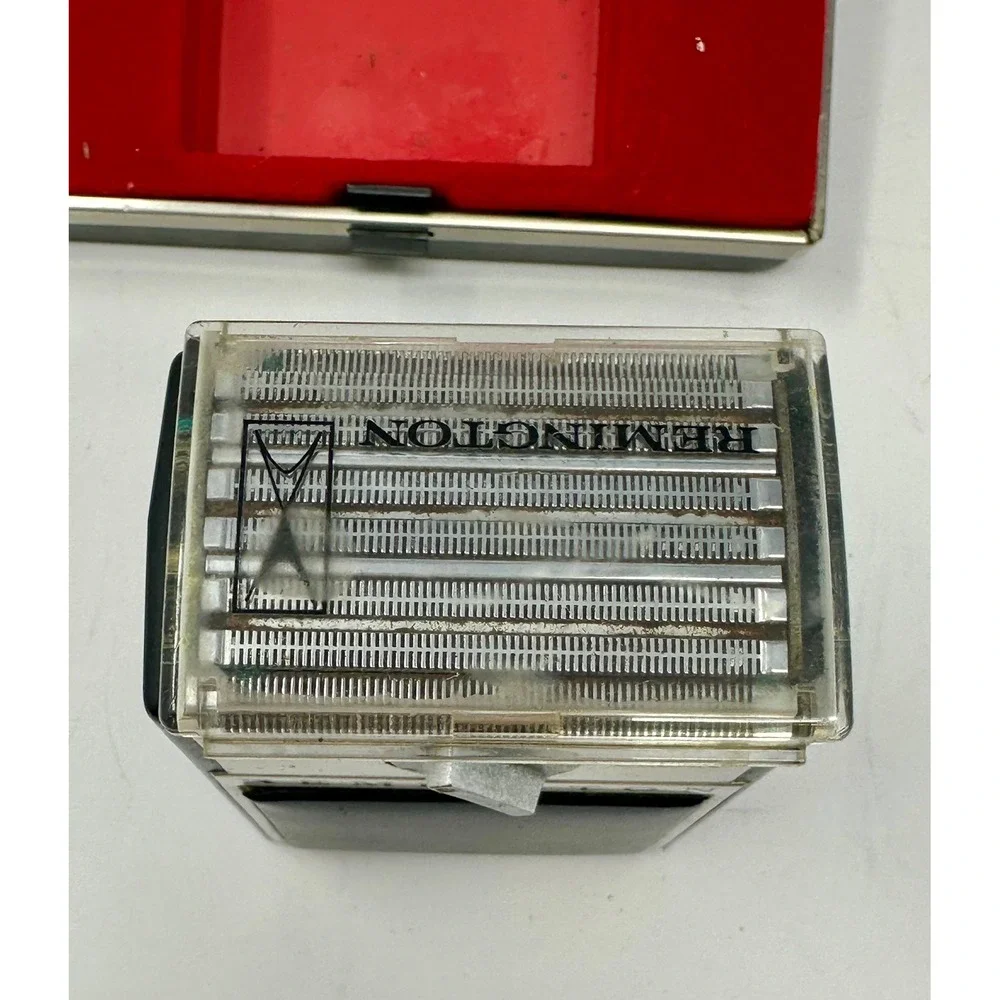 Vintage Remington 300 Selectro Electric Shaver Corded with Original‎ Case B2